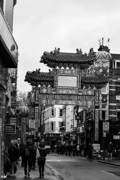 Zdjęcie Wejścia China Town Ulicach Londynu Zastrzelony Pogodny Dzień Zimie — Zdjęcie stockowe