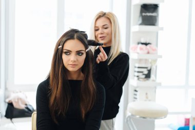 Makyaj ve saç için güzel bir model