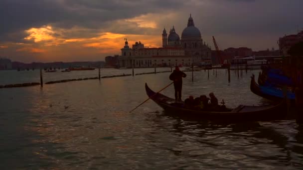 Grande Canal e Basílica Santa Maria della Saudação — Vídeo de Stock