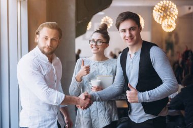 İş tokalaşması ve iş adamı kavramı