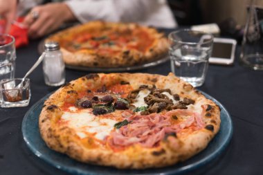 küçük et pizza, Görünümü Kapat