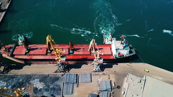 Bağlantı noktası terminalde havadan görünümü — Stok fotoğraf