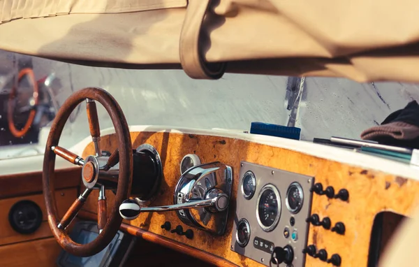A Vintage Wood Speed Boat részletei — Stock Fotó