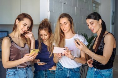 Kadın evde Grup
