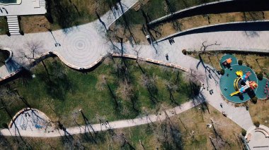 Şehir parkının havadan görünümü.