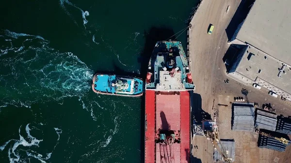 Bir kargo terminal hava fotoğrafçılığı — Stok fotoğraf