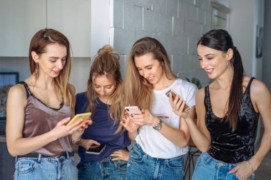 Kadın evde Grup