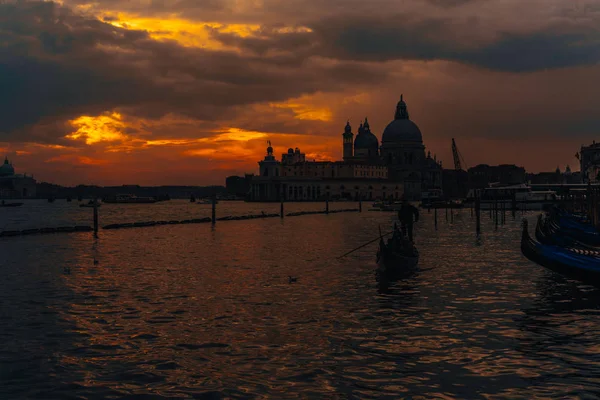 Grand Canal et Basilique Santa Maria della Salute — Photo