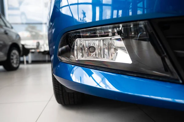 Faro antiniebla coche de nuevo coche blanco de cerca — Foto de Stock