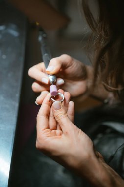 Kız ana metal plaka ev atölye işler