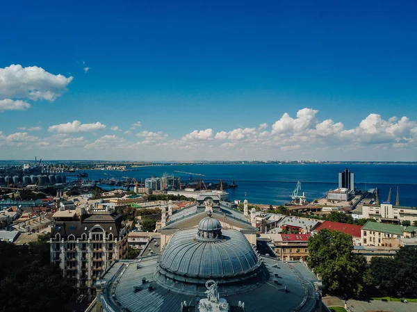 Vista de olhos de pássaros de um belo edifício . — Fotografia de Stock