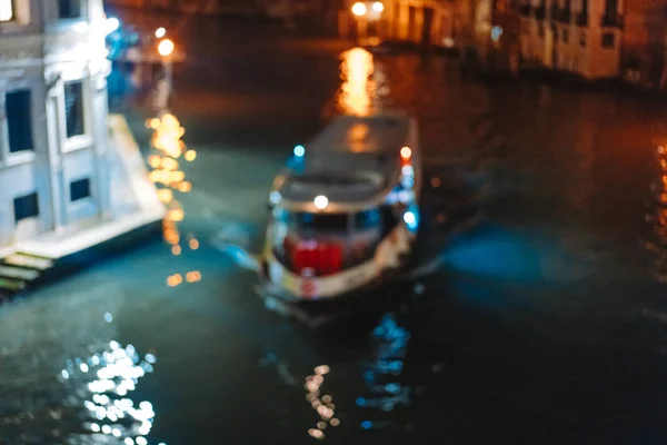 Vue sur le canal la nuit. Venise, Italie — Photo