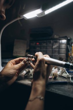 Kız ana metal plaka ev atölye işler