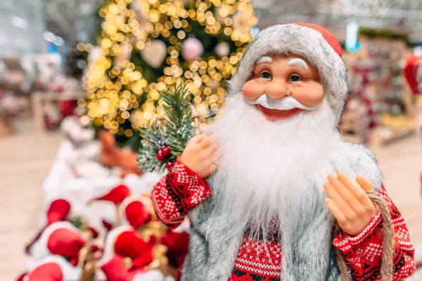 Feliz Papai Noel no fundo da árvore de Natal bokeh . — Fotografia de Stock