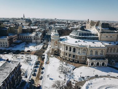Odessa Opera ve Bale Tiyatrosu ile bir kuş bakışı görünüme