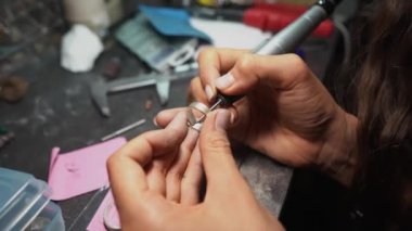 Kız ana metal plaka ev atölye işler