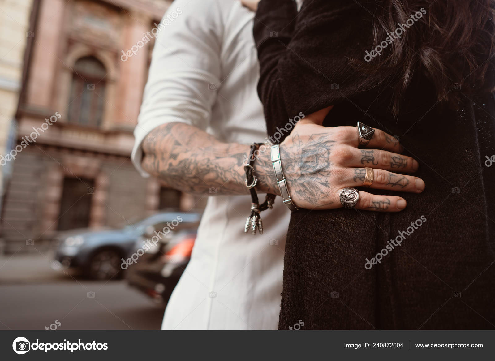 AmoMama - Adopté a un bebé abandonado en la estación de bomberos - Cinco  años después, una mujer llamó a mi puerta y dijo: \, image size:1600x1167