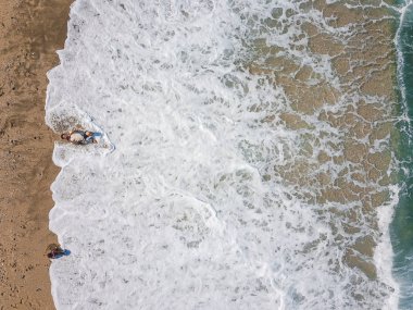 İnsanlar rahatlatıcı Drone Uçan üzerinden havadan görünümü