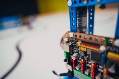 İşlemci ve kablolu elektronik devre kartı