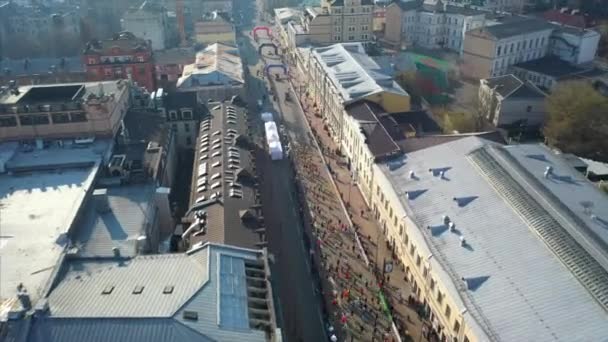 Nova Poshta Kyiv Halvmarathon. Den 7 april 2019. Kiev. Ukraina. Utsikt från luften. — Stockvideo