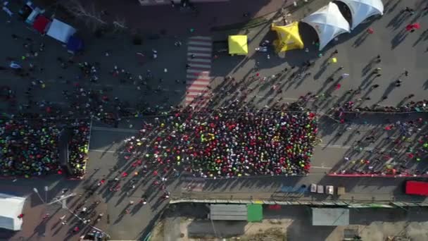 Nova Poshta Kyiv yarı maratonu. 7 Nisan 2019. Kiev. Ukrayna. Havadan görünüm. — Stok video