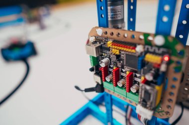 İşlemci ve kablolu elektronik devre kartı