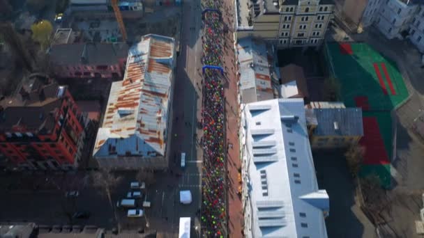 Nova Poshta Kiew Halbmarathon. Luftaufnahme. — Stockvideo