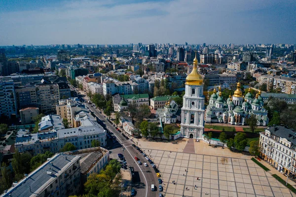 KIEV, UKRAINE - mai 2019. Vedere aeriană panoramică a catedralei Sfântul Mihail . — Fotografie, imagine de stoc