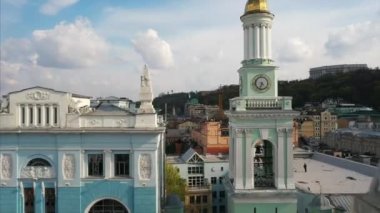 Açık güneşli havalarda Kiev havadan görünümü