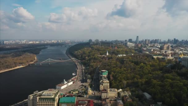Açık güneşli havalarda Kiev havadan görünümü — Stok video