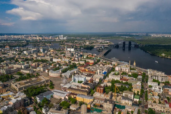 Vista do aterro Dnieper, estação do rio — Fotografia de Stock