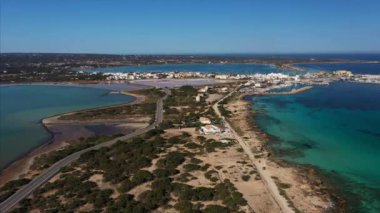 Yatlar havadan manzaralı koy güzel görünümü