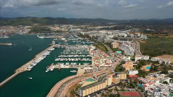 Hermosa vista de la bahía con yates vista aérea — Vídeos de Stock