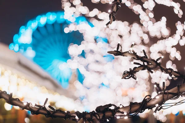 Zona de Natal na Praça Kontraktova com uma roda gigante — Fotografia de Stock