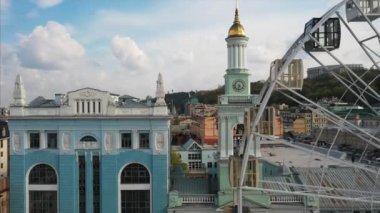 Açık güneşli havalarda Kiev havadan görünümü