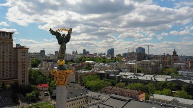 30.05.2020 Kiev Ukrayna. Meydan Nezalezhnosti 'nin hava fotoğrafı.