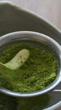 Kibrit tozu güzelce ve dikkatlice incelenmiş. Bu da çay ve çeşitli mutfak kullanımları için ideal hale getiriyor.