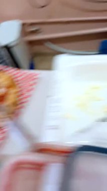 Yemek severler ve aşçılar için mükemmel olan büyüleyici pizzacılık sürecini keşfedin.