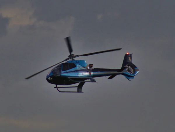 Vol Hélicoptère Dans Les Nuages Orageux — Photo