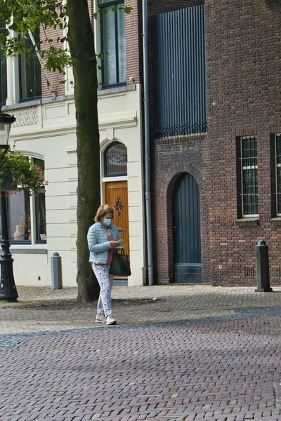 Utrecht Juli 2020 Frauen Gehen Mit Maske — Stockfoto
