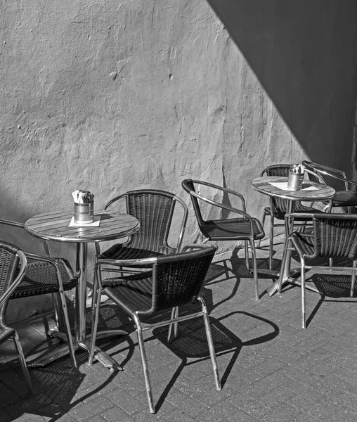 Tafels Stoelen Buiten Een Café Een Straat Bristol — Stockfoto