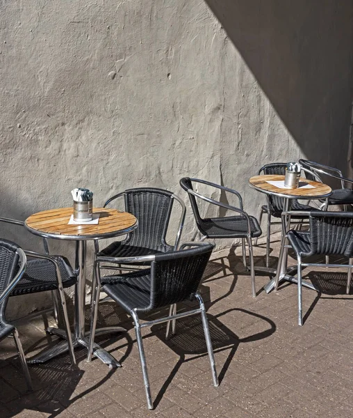 Tafels Stoelen Buiten Een Café Een Straat Bristol — Stockfoto