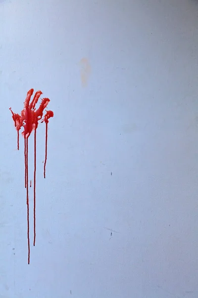 灰墙上的红色手印 可能是血 也可能是油漆 — 图库照片