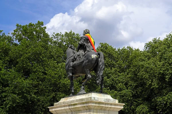 18Th Century Statue William Iii Queen Square Bristol Decorated Pride — Stock Photo, Image