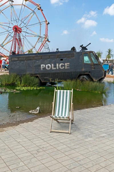 Dismaland, Banksy tarafından 10 Eylül 2015 'te Weston-super-Mare, İngiltere' de terk edilmiş eski bir lido olan Tropicana 'da düzenlenen bir sanat sergisi.