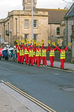 Göstericiler 8 Şubat 2020 'de İngiltere' nin Weston-super-Mare kentindeki Bristol Havalimanı 'nın planlanan genişlemesini protesto ettiler.