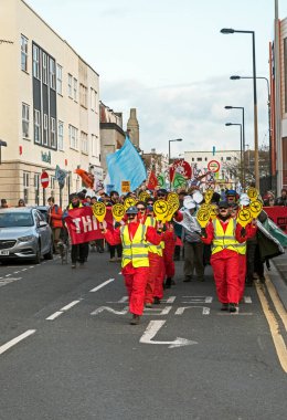 Göstericiler 8 Şubat 2020 'de İngiltere' nin Weston-super-Mare kentindeki Bristol Havalimanı 'nın planlanan genişlemesini protesto ettiler.