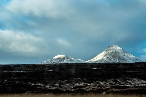 アイスランドの雪景色10月下旬に島の中心部にある寒さと無人の砂漠であるハイランド — ストック写真
