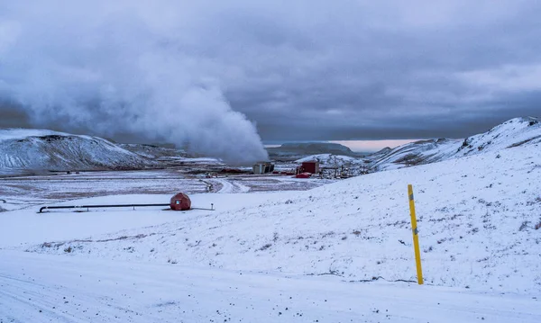 Στο Περιβάλλον Του Ηφαιστείου Κράφλα Στην Ισλανδία Πολλές Ηφαιστειακές Καμινάδες — Φωτογραφία Αρχείου