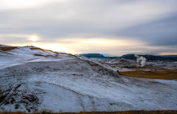 Сніжний Пейзаж Біля Гвріра Ісландії Заході Сонця — стокове фото